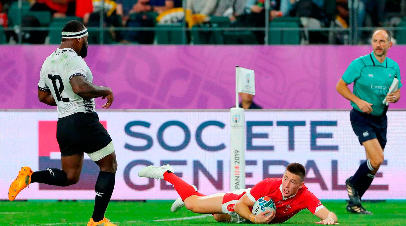 Gatland anunció la formación de Gales con Adams como titular