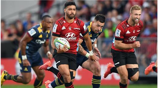 Crusaders continúa a paso firme 