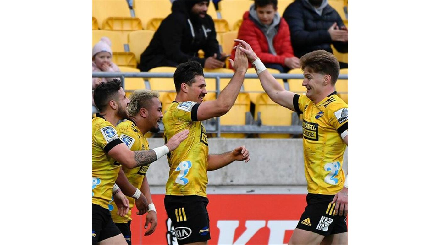 Hurricanes va por la revancha frente a Blues