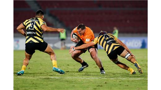 Jaguares XV respondió a la exigencia de jugar con 14 y le ganó con notable autoridad a Peñarol 