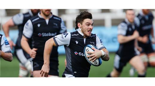MATEO CARRERAS RENOVÓ CONTRATO CON NEWCASTLE FALCONS 
