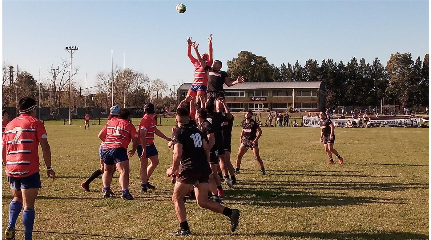 Floresta derrotó a Municipalidad de Berazategui y se trepó al lote de punteros