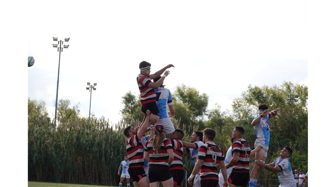 MONTE GRANDE DERROTÓ A CENTRO NAVAL Y QUEDÓ COMO ESCOLTA 