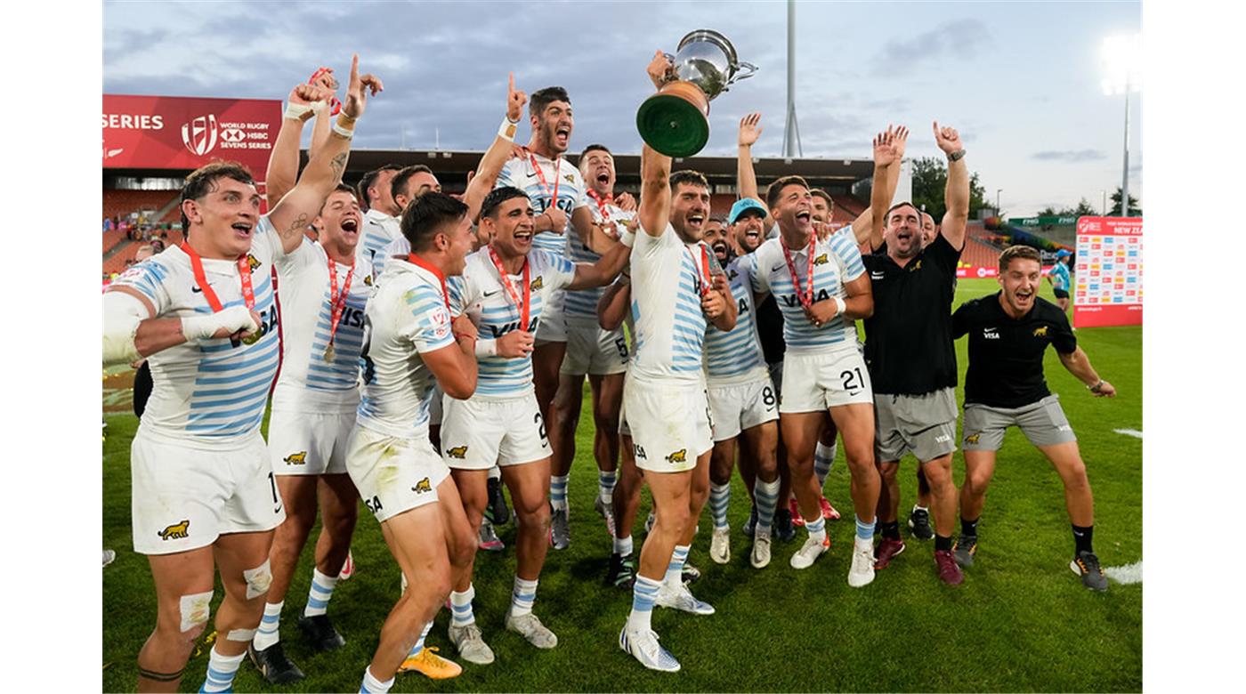 EL FESTEJO DE LOS PUMAS SEVEN CAMPEONES 