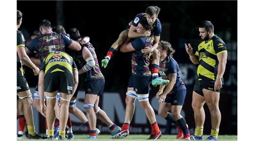 PAMPAS LE GANÓ EN EL FINAL A PEÑAROL Y LE CORTÓ EL INVICTO