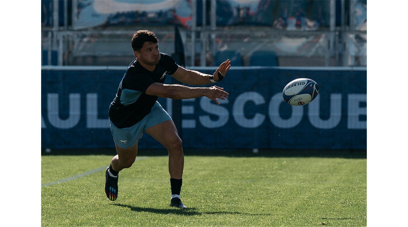 LAUTARO BAZÁN VÉLEZ: 