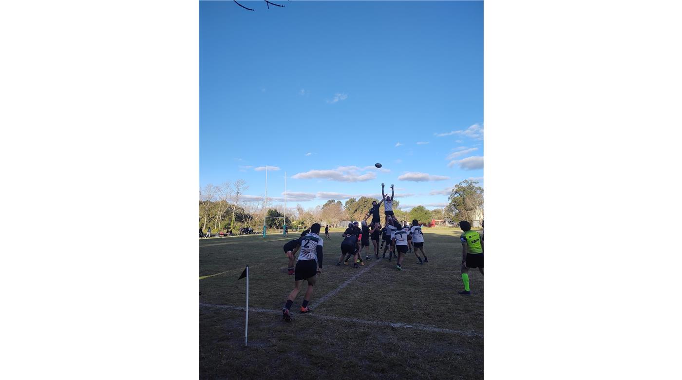 BERISSO SUPERÓ A FLORESTA PARA SEGUIR COMO ÚNICO PUNTERO