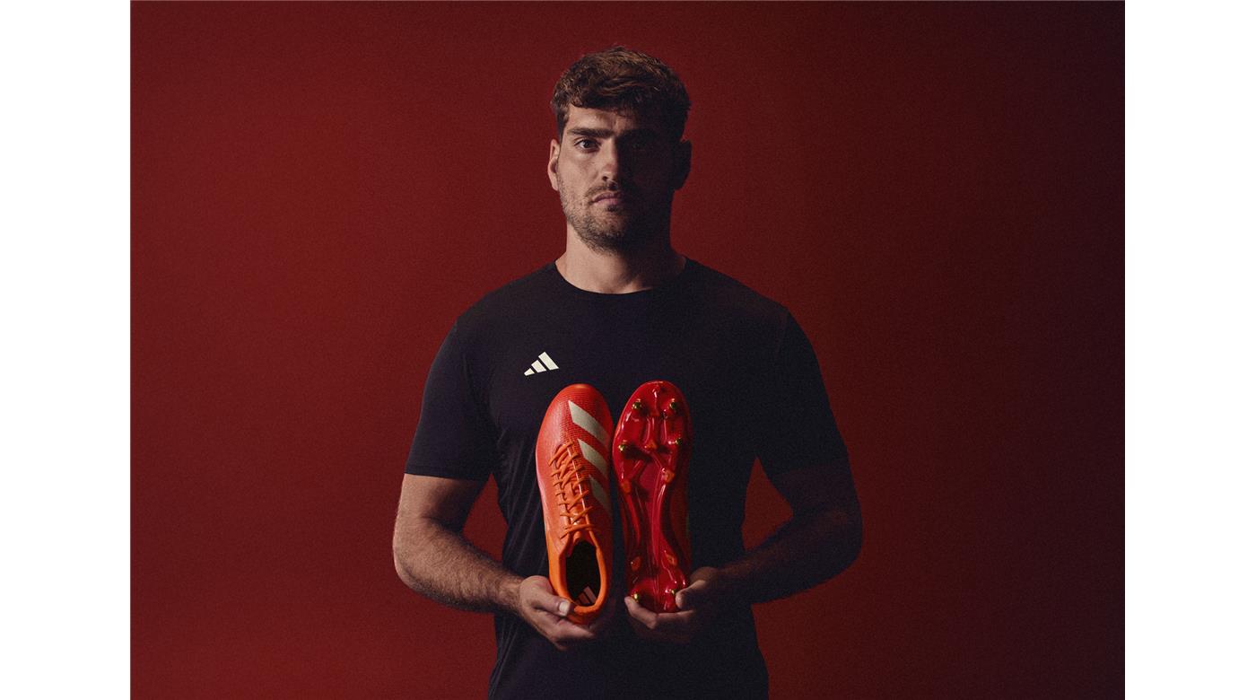LOS JUGADORES DEL EQUIPO NACIONAL DE RUGBY LE DAN LA BIENVENIDA A LOS BOTINES ADIDAS RS15 PRO Y SON PARTE DE LA NUEVA CAMPAÑA
