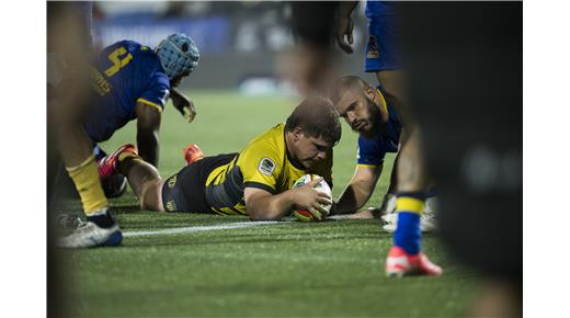 PEÑAROL SUPERÓ A COBRAS Y NO LE PIERDE PISADA A PAMPAS