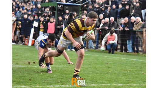 CON UN GRAN SEGUNDO TIEMPO, BELGRANO SE QUEDÓ CON EL CLÁSICO ANTE ALUMNI PARA SEGUIR SIENDO EL LÍDER  DEL TOP 12
