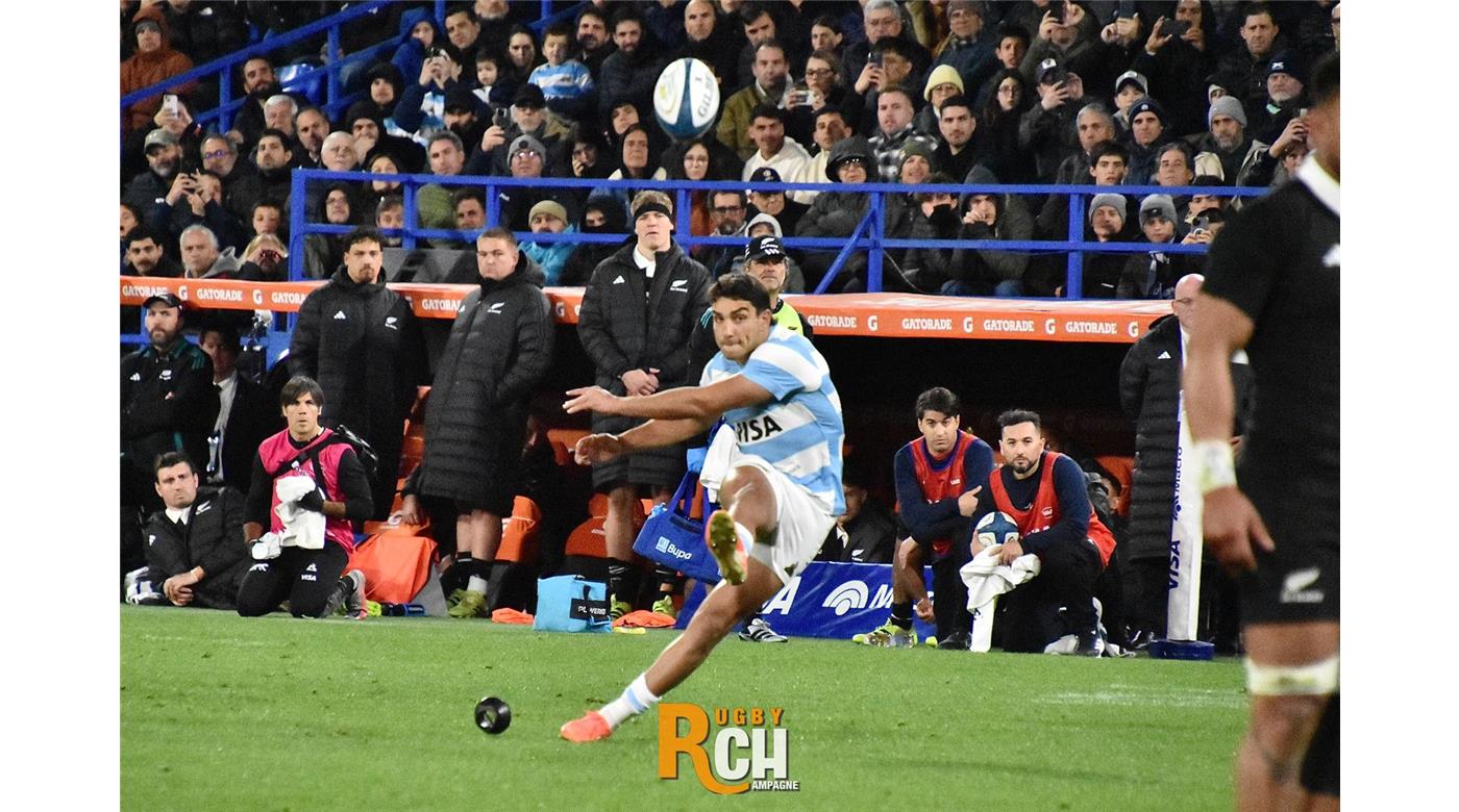 SANTIAGO CARRERAS ES EL GOLEADOR DEL RUGBY CHAMPIONSHIP