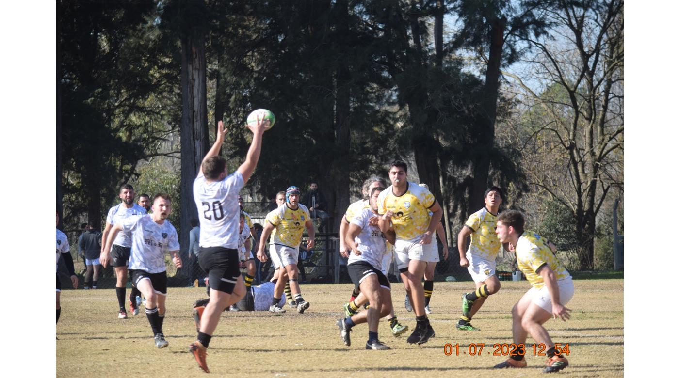 OBRAS SANITARIAS VENCIÓ A FLORESTA Y SE TREPÓ AL QUINTO LUGAR