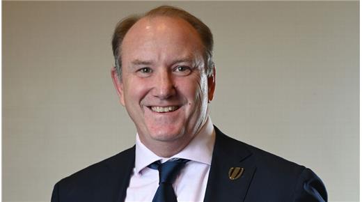 EL PRESIDENTE DE WORLD RUGBY Y LA PRESIDENTA DE LAS REFERES FELICITARON A LA MEJOR JUEZA DEL AÑO