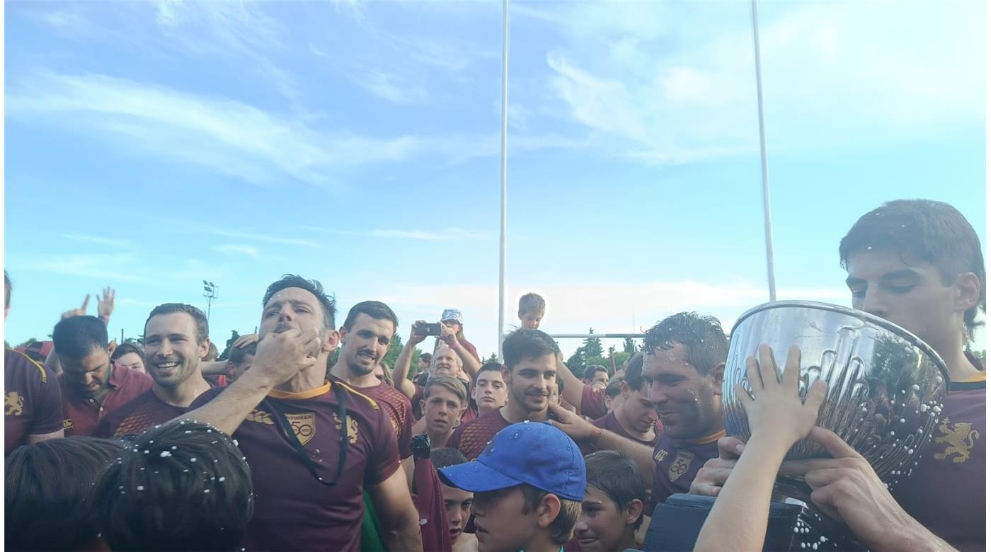 NEWMAN TAMBIÉN SE CORONÓ CAMPEÓN DEL NACIONAL DE CLUBES POR PRIMERA VEZ EN SU HISTORIA