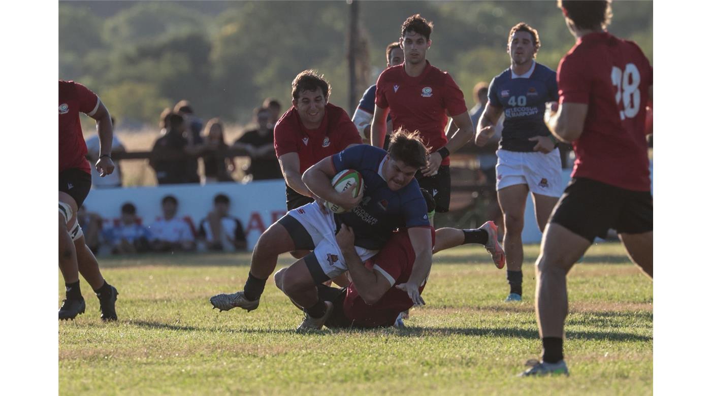 EMPATARON CAPIBARAS XV Y YACARÉ EN EL CALOR DE LA TARDE CORRENTINA 