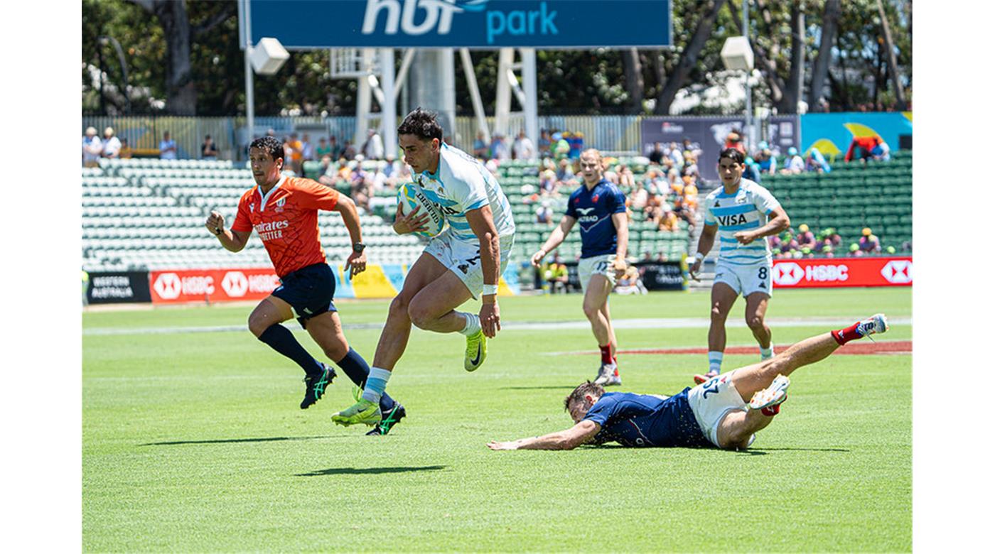 LOS PUMAS 7S GOLEARON A FRANCIA EN PERTH E IRÁN EN BUSCA DEL QUINTO PUESTO FRENTE A ESPAÑA