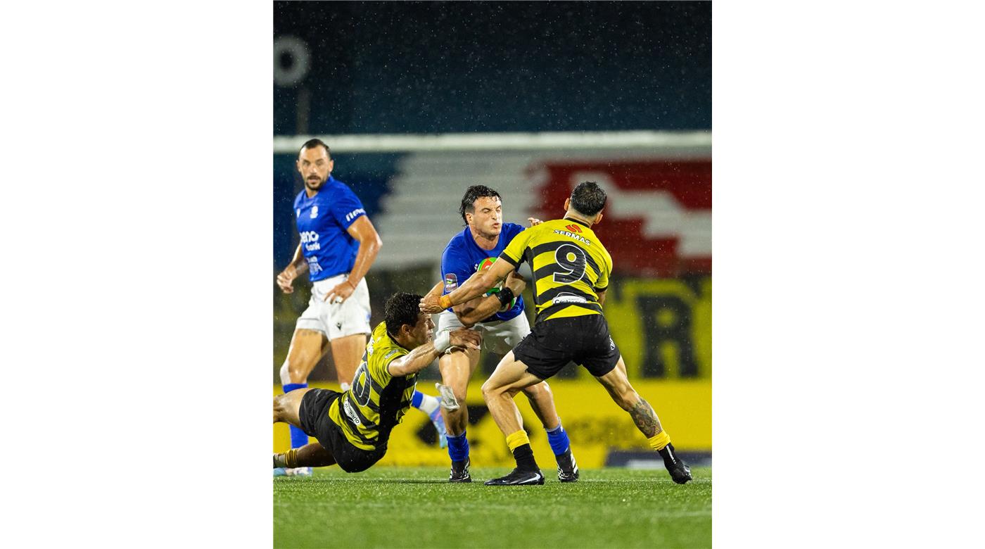 PEÑAROL VENCIÓ A YACARE POR LA MÍNIMA DIFERENCIA EN LA LLUVIOSA NOCHE DEL CHARRÚA