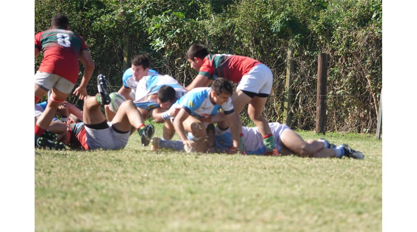 CENTRO NAVAL CONSIGUIÓ SU PRIMER TRIUNFO A EXPENSAS DE EL RETIRO