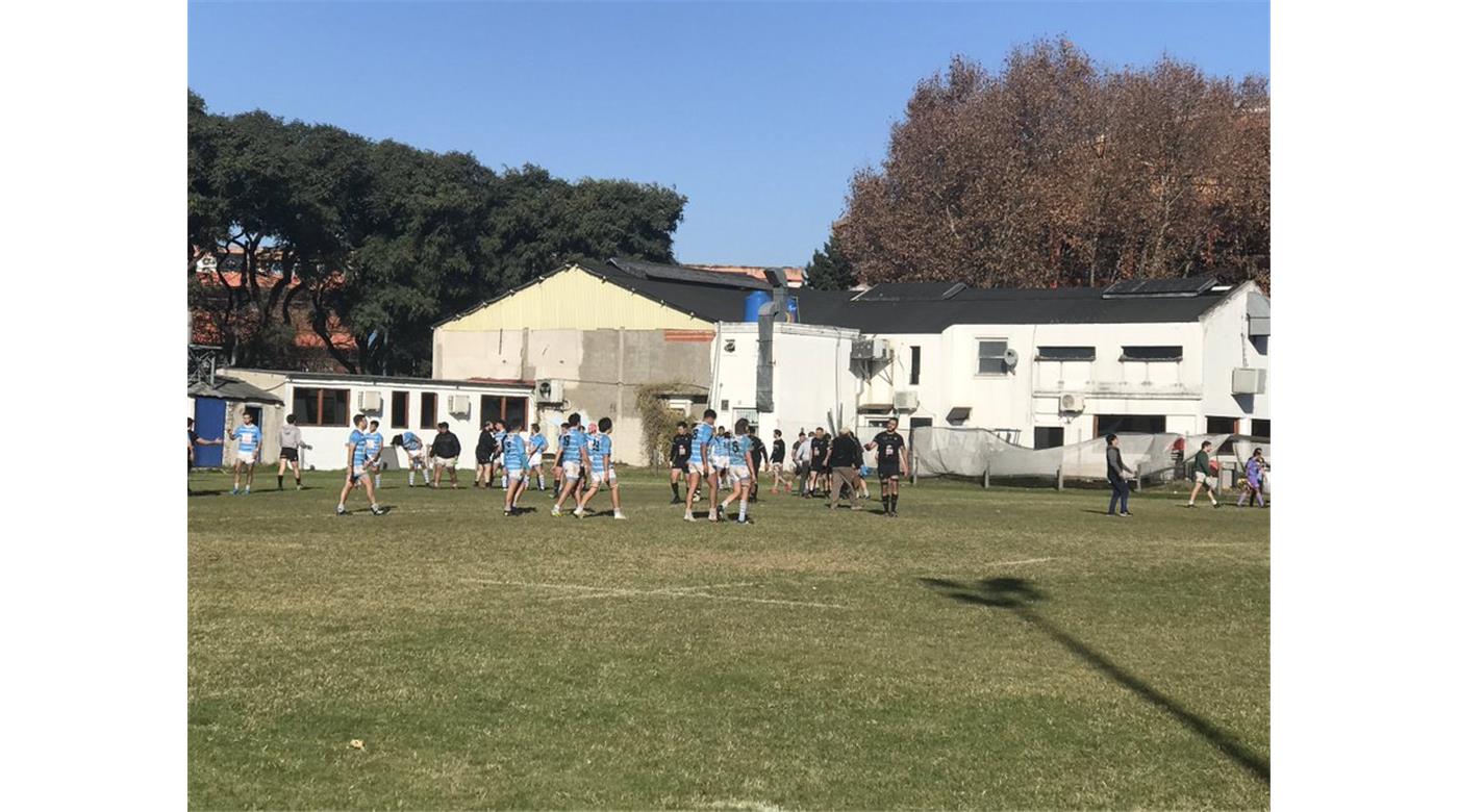 UNIVERSITARIO DE LA PLATA LE GANÓ A CIUDAD Y SE MANTIENE COMO ESCOLTA 