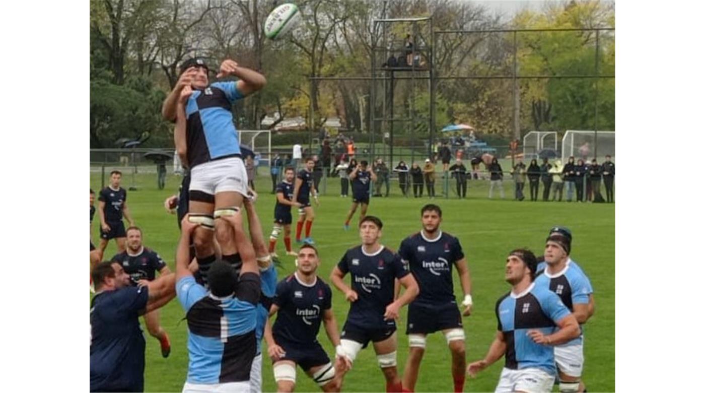 ALUMNI BAJÓ AL LÍDER NEWMAN Y SE METIÓ EN LA LUCHA POR LA PUNTA