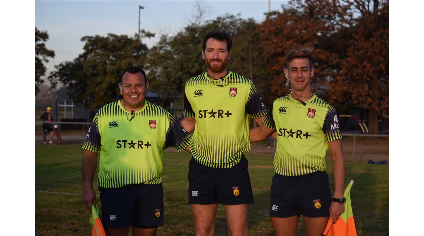 LAS FOTOS DEL PARTIDO ENTRE MONTE GRANDE Y LANÚS RC