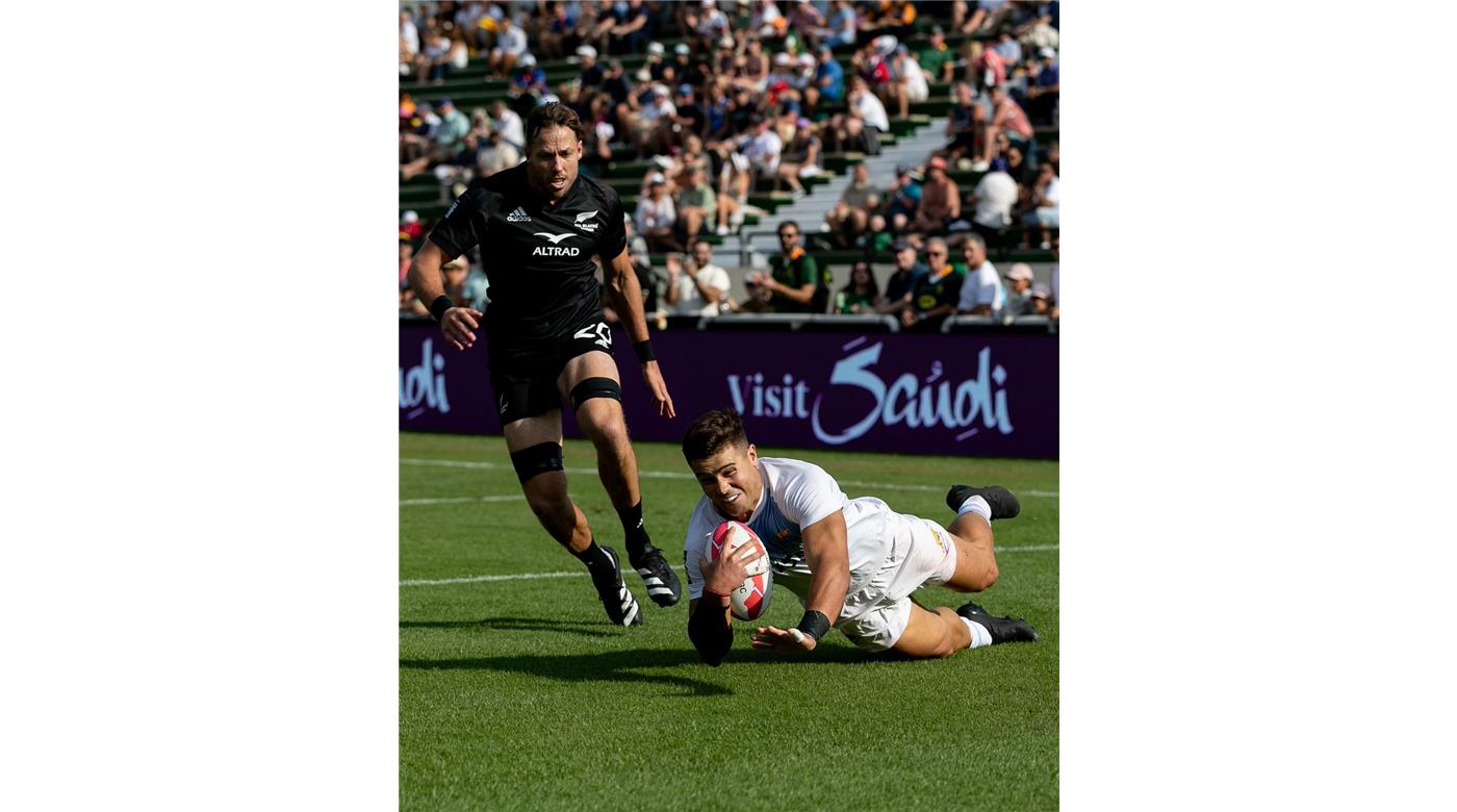LOS PUMAS 7’s DIERON VUELTA EL MARCADOR EN LOS DOS PARTIDOS Y LLEGARON A LA FINAL