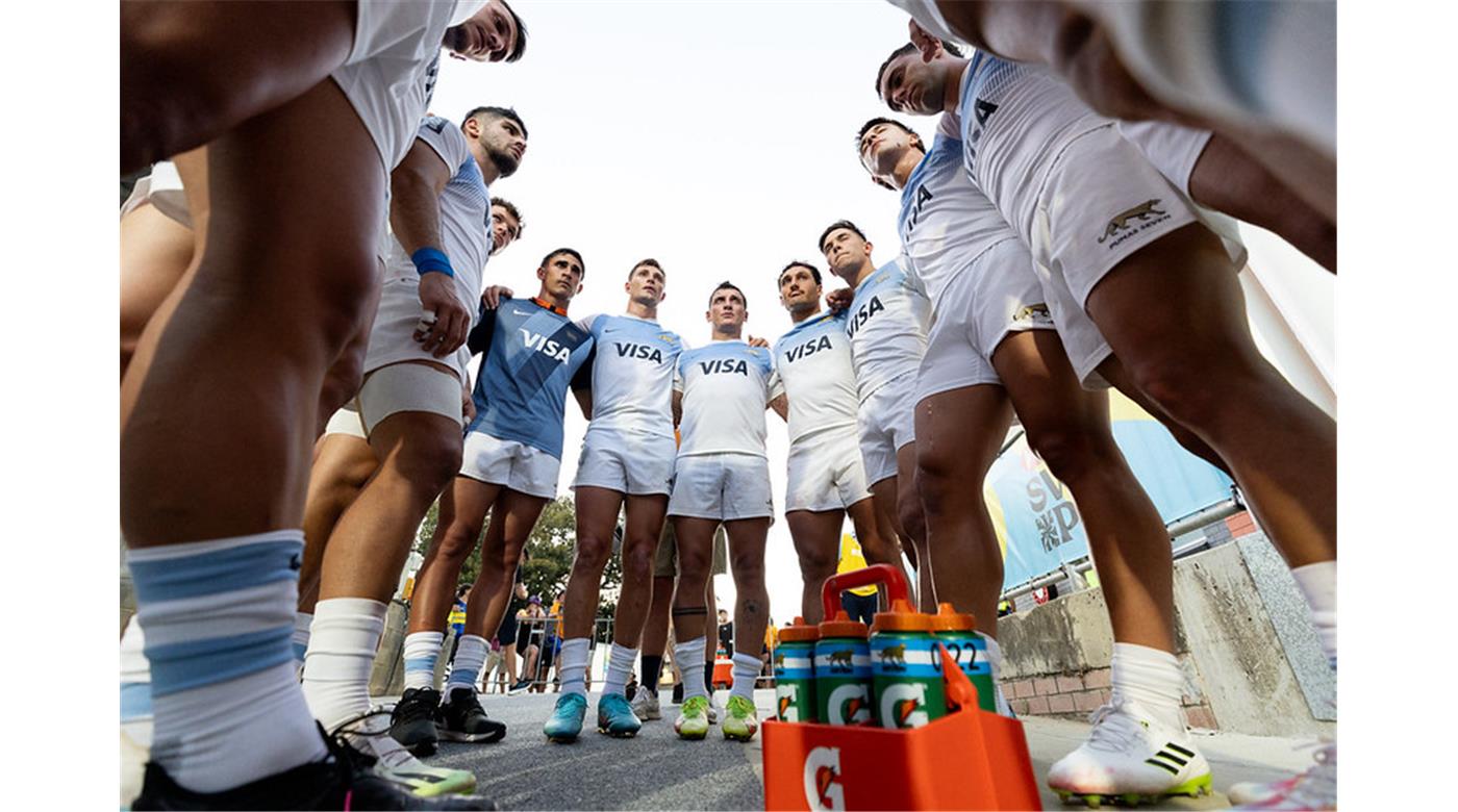 LOS PUMAS 7S VENCIERON A SUDÁFRICA Y ESTÁN EN LOS CUARTOS DE FINAL 