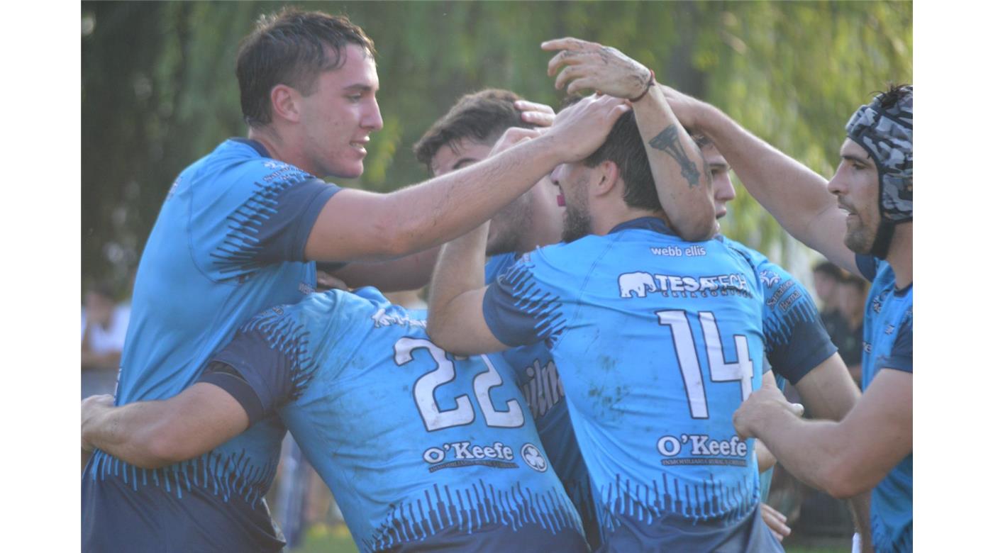 DEBUT CON TRIUNFO DE CUQ ANTE LICEO NAVAL 