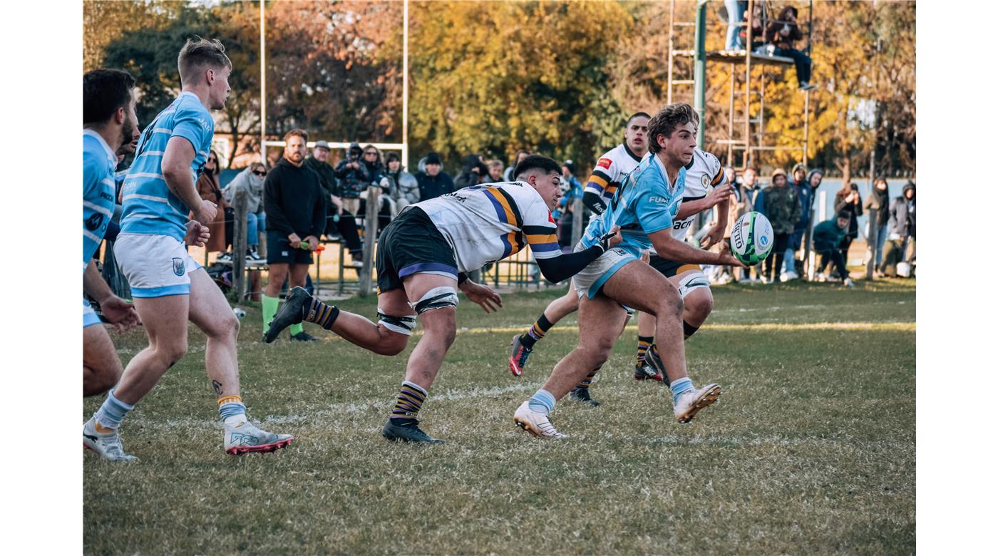 TRIUNFAZO DE CIUDAD DE BUENOS AIRES ANTE CASA DE PADUA