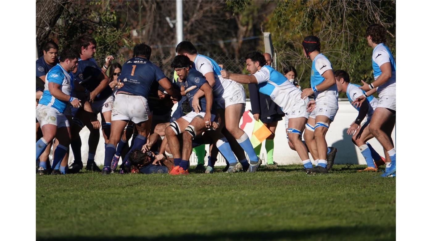 VICENTINOS VENCIÓ A CENTRO NAVAL PARA SEGUIR PRENDIDO EN LA PELEA DEL GRUPO