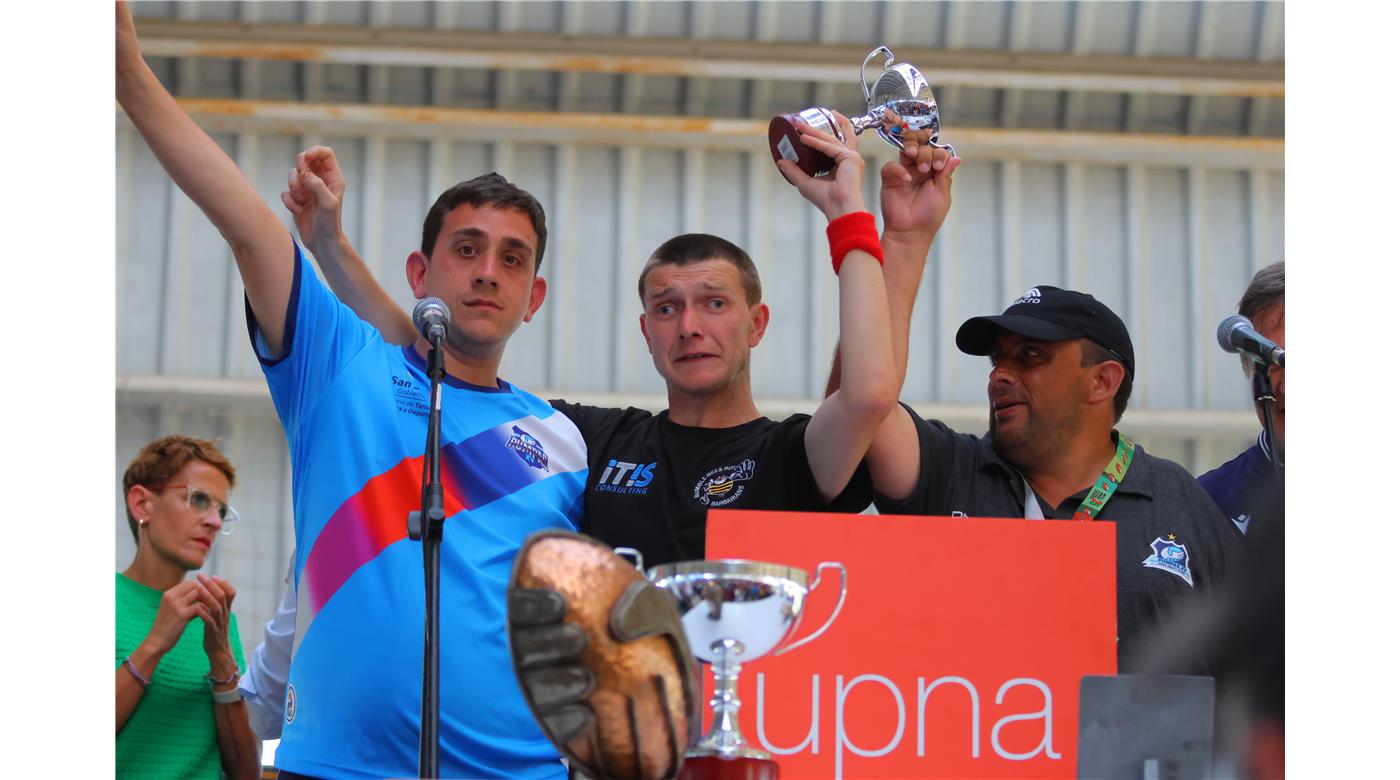 PUMPAS XV EMPATÓ CON BUMBLE BEES RUFC Y AMBOS SE LLEVARON LA COPA DE BRONCE EN EL MUNDIAL DE PAMPLONA