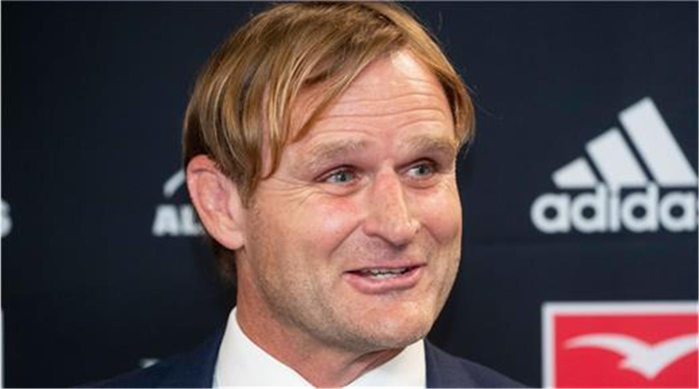 SCOTT ROBERTSON NOMBRÓ EL EQUIPO PARA ENFRENTAR A LOS PUMAS