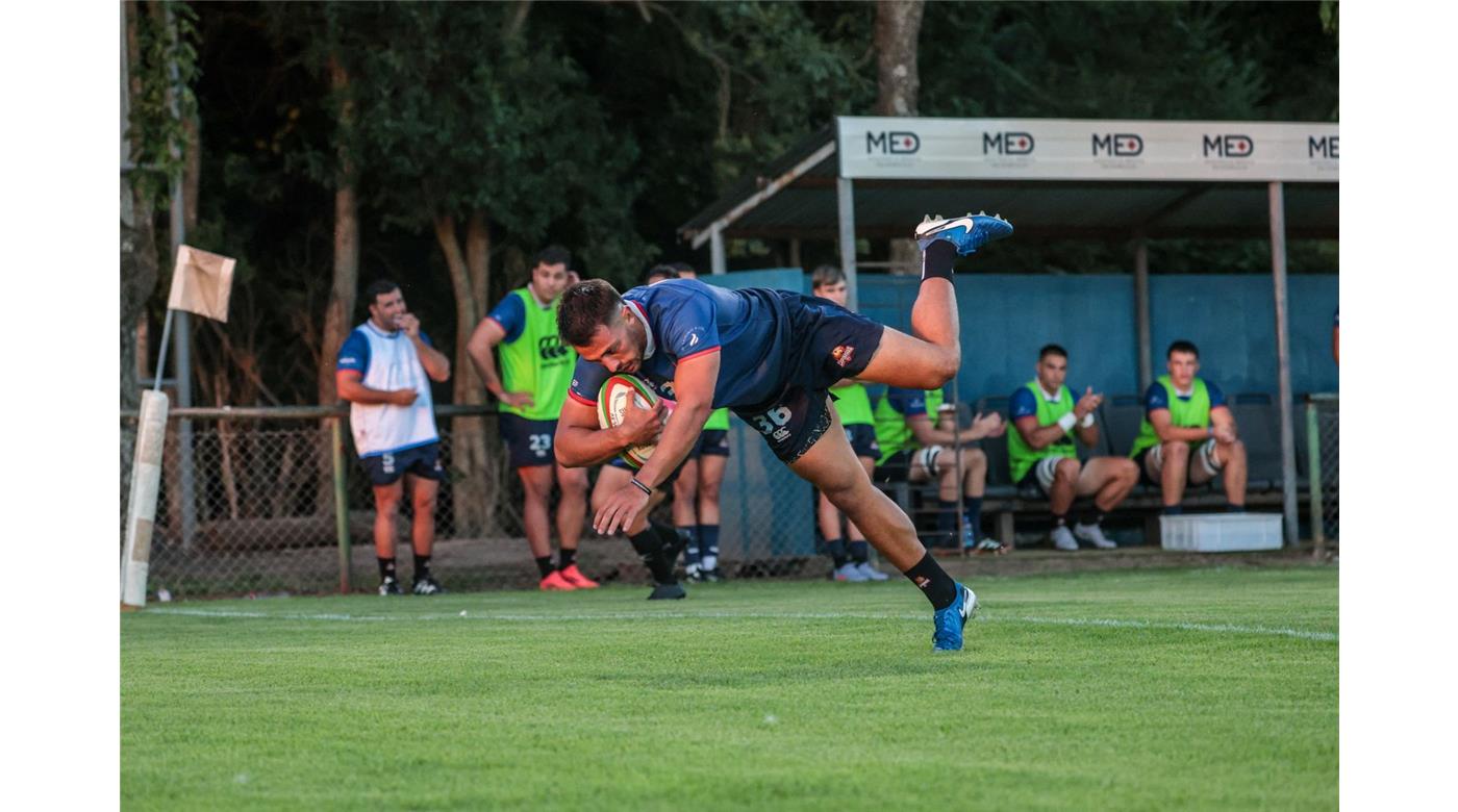 CAPIBARAS Y LOS PUMITAS COMPARTIERON SU PREPARACIÓN EN UN INTENSO ENTRENAMIENTO